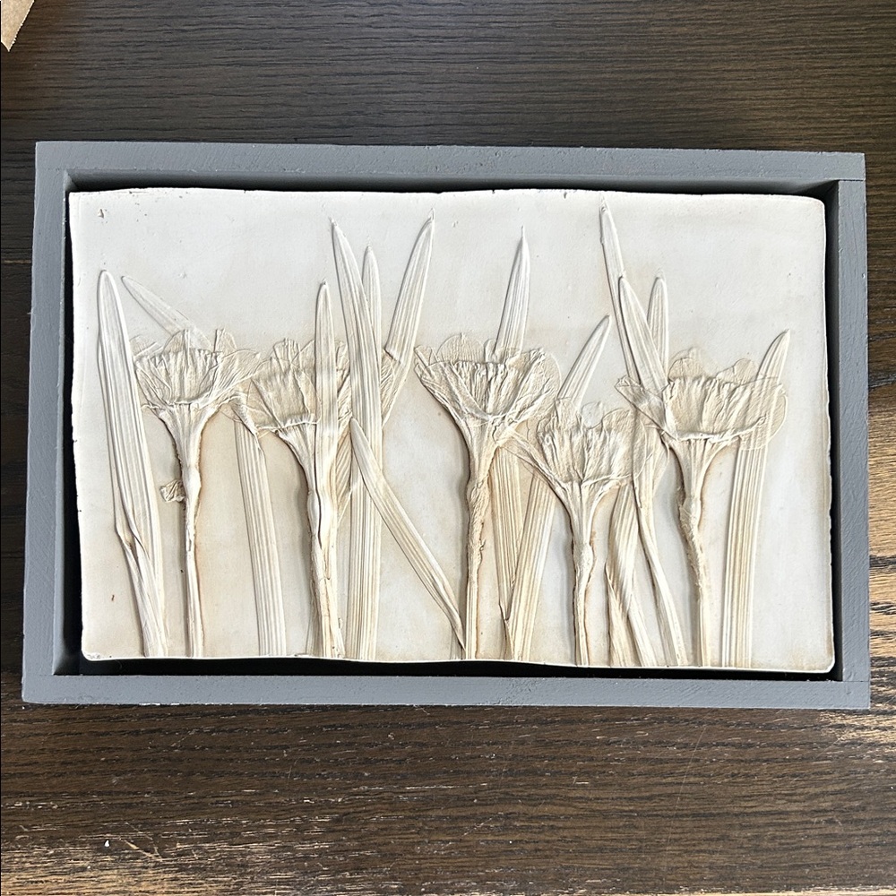 Artistic Floral Relief Sculpture in Cream and Gray